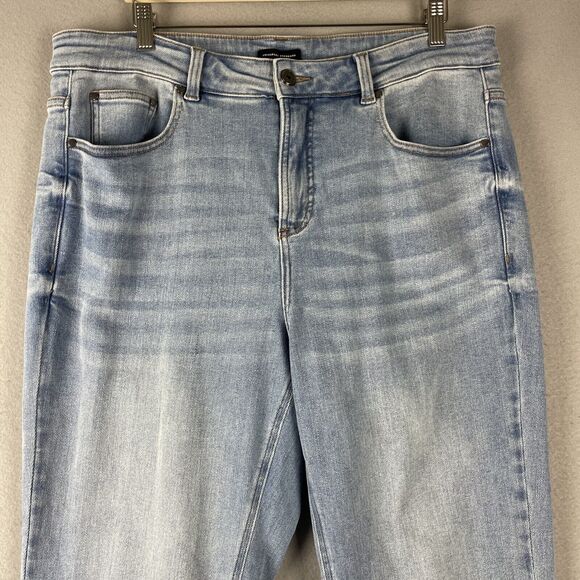 Universal Standard Straight Jeans Womens 14 Lightwash High Rise Faded NWT - Picture 2 of 16